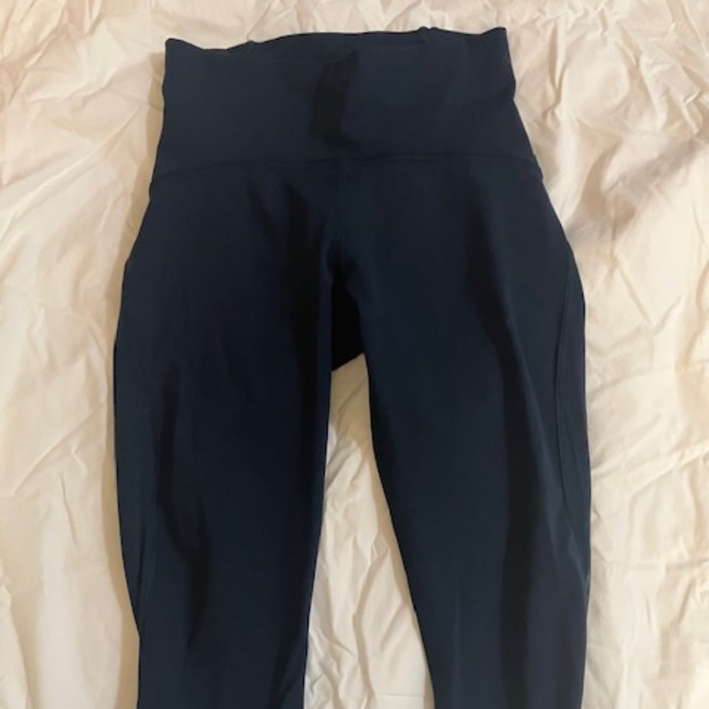 Lululemon cropped leggings, sheer side panel, size 4, deep blue